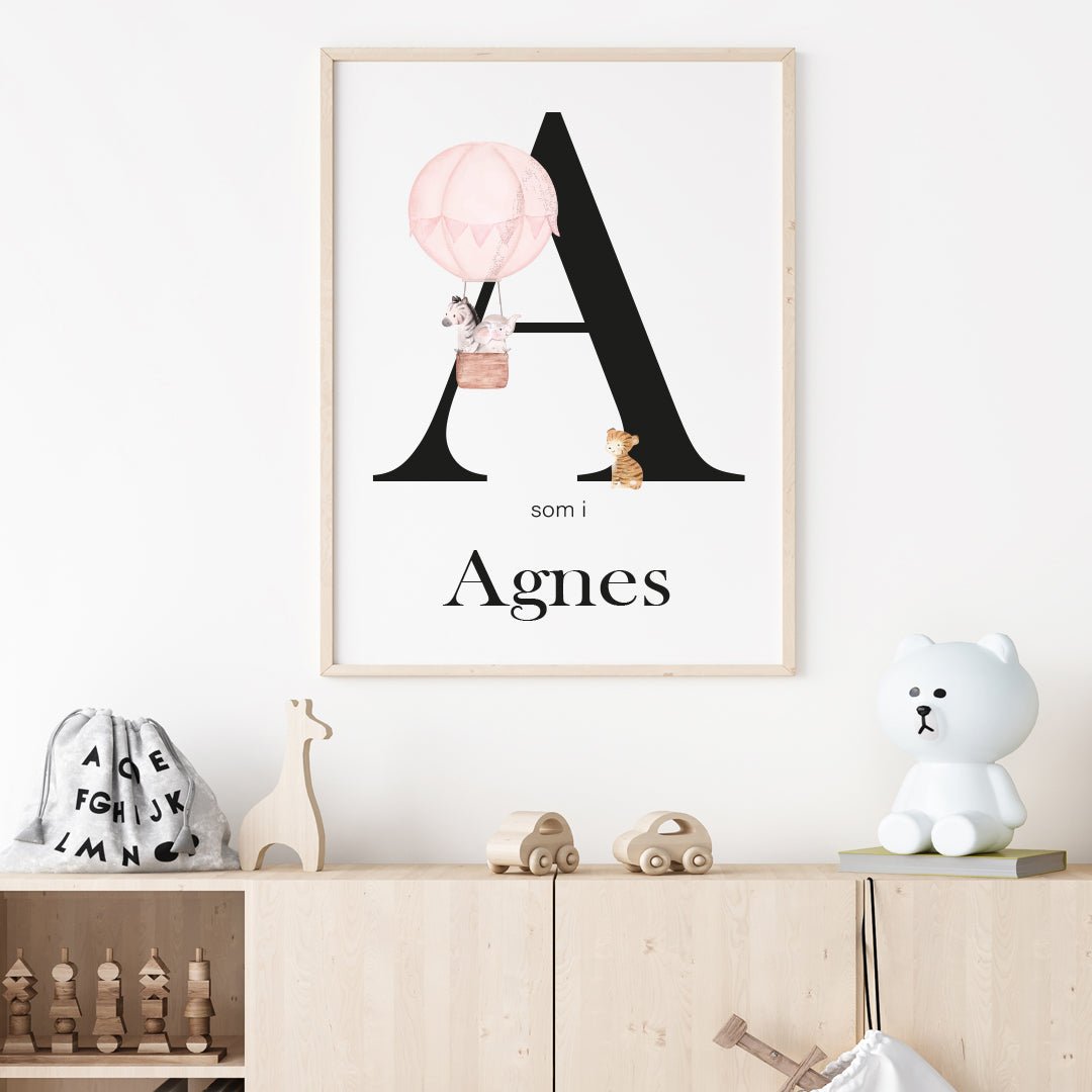 Namntavla Bokstav med luftballong rosa - Dekortorget